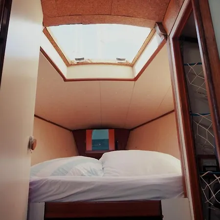 Cozy Marina Sleepaboard - Sail Away 船上ホテル