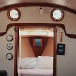 Cozy Marina Sleepaboard - Sail Away Ботель *