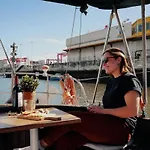 Ботель Cozy Marina Sleepaboard - Sail Away Лиссабон