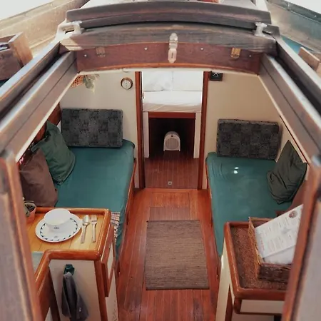 Ботель Cozy Marina Sleepaboard - Sail Away